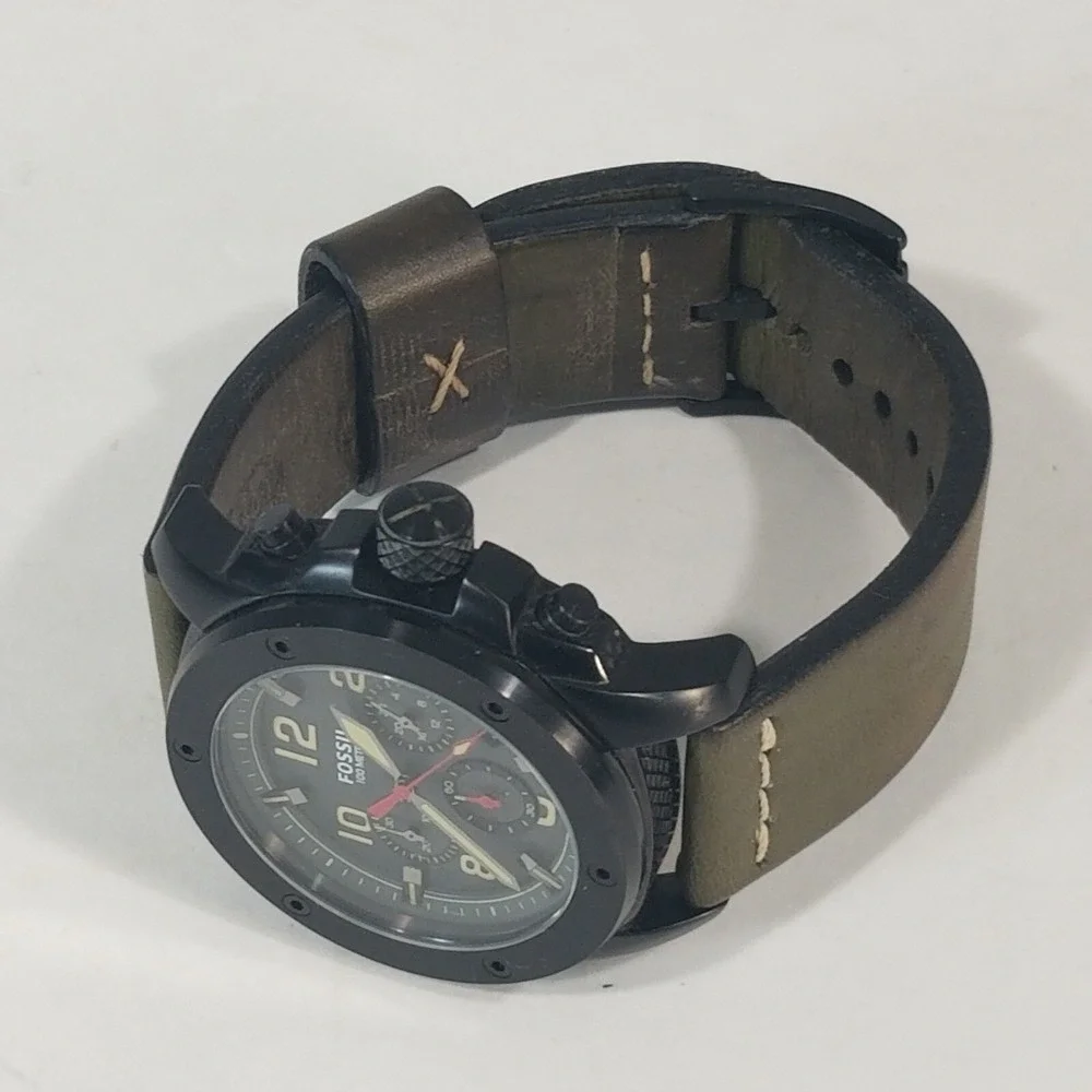 fossil machine chronograph watch Men's grey dial black case green leather FS5000